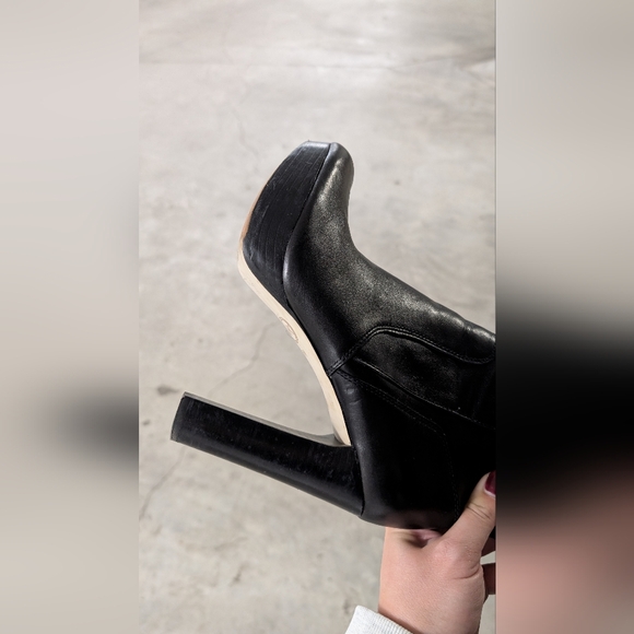 MICHAEL Michael Kors Tall Platform Boots - Lesly High-Heel - Picture 9 of 10